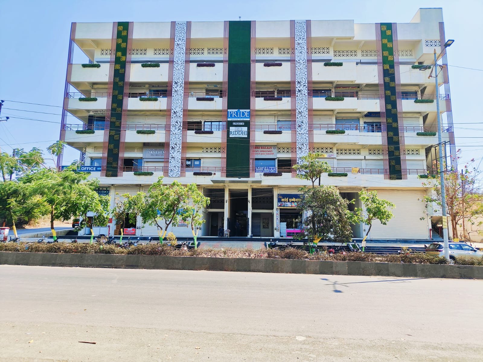 260 sqft ready to move office unit for sale at Pride Industrial Estate Vasai East